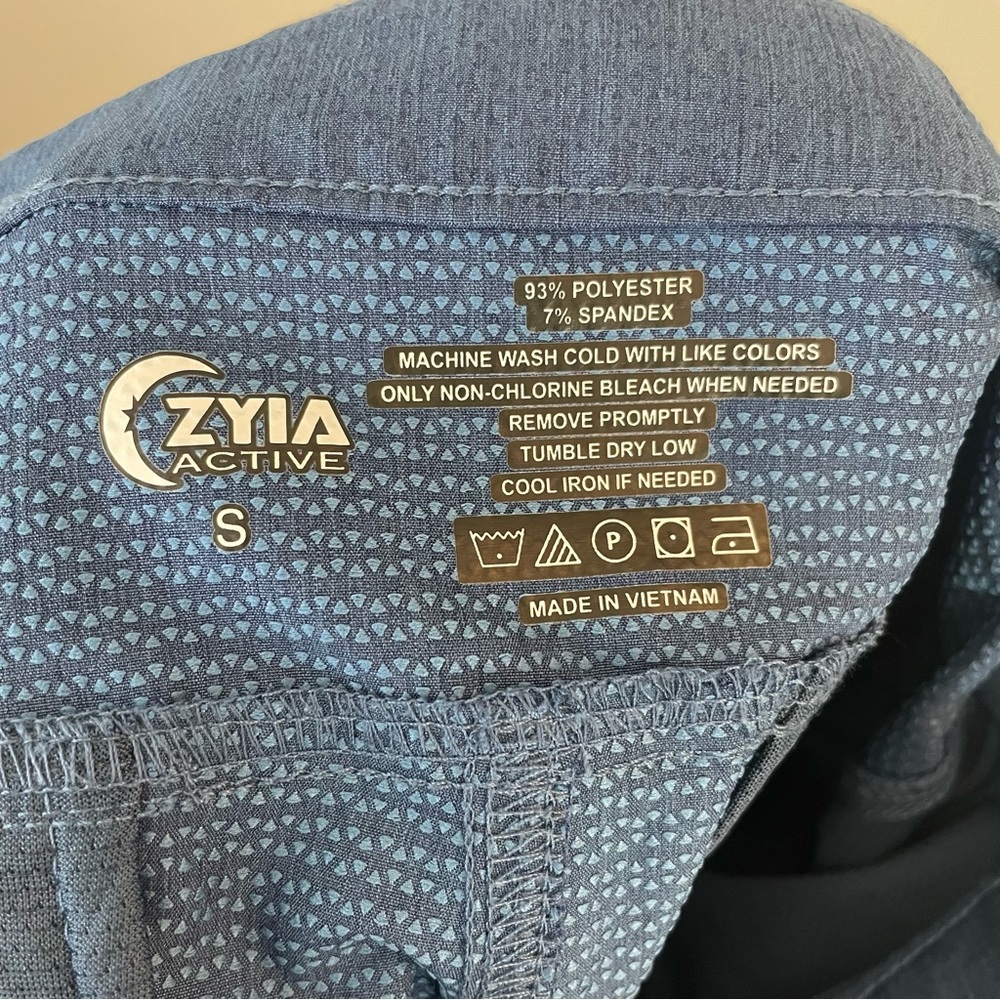 Zyia Shorts - Picture 6 of 6